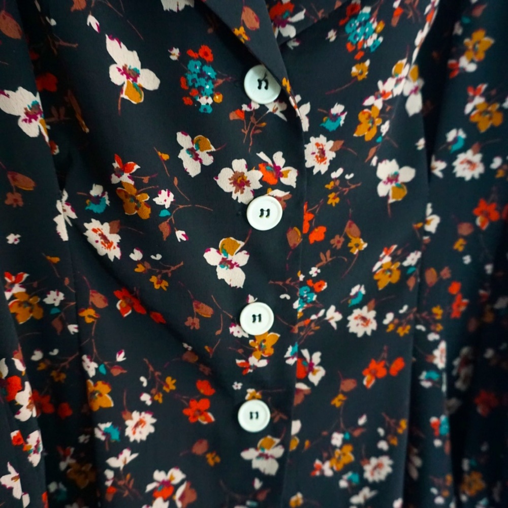 En Saison Cottagecore Dark Floral Blouse